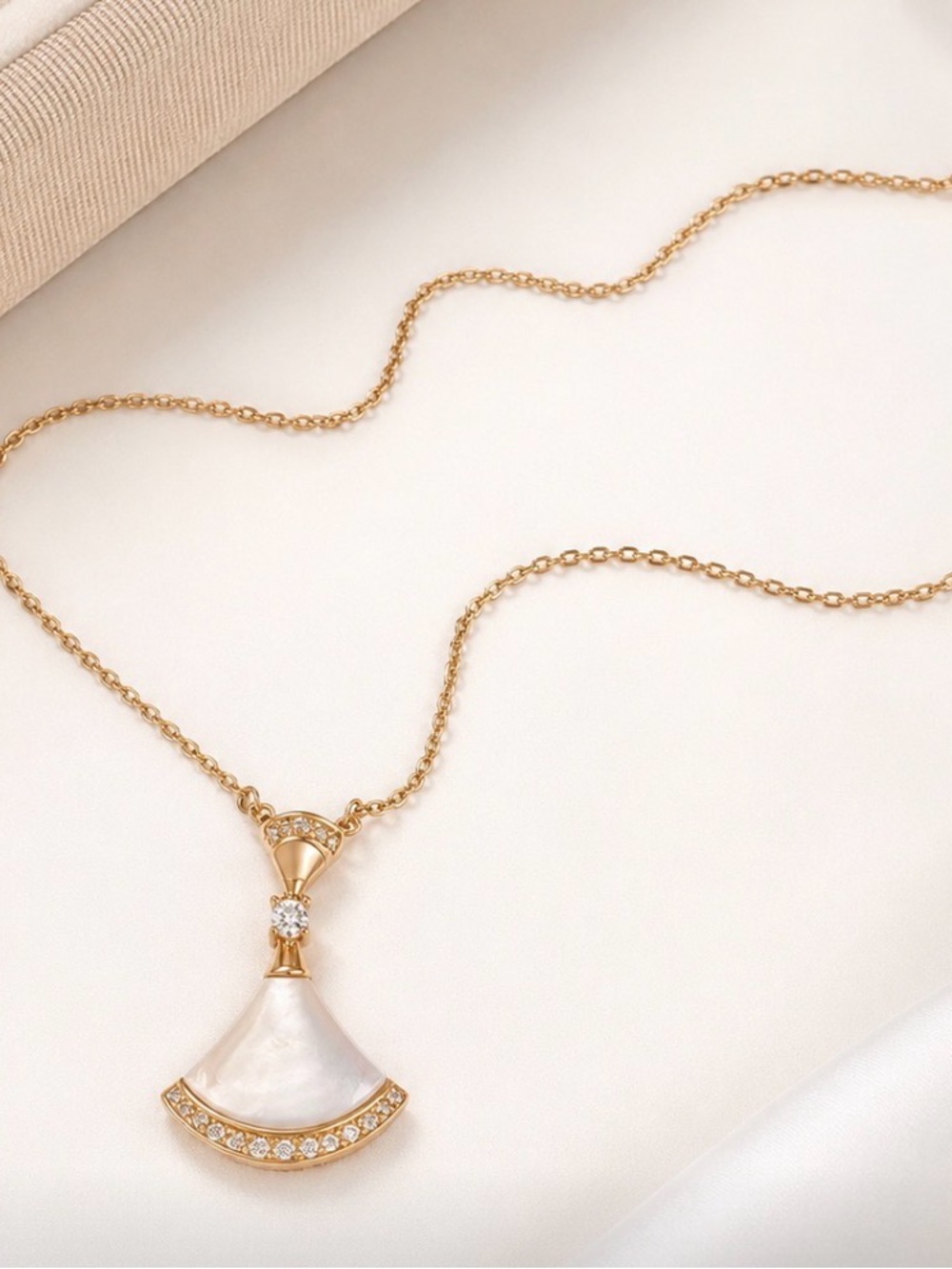 Gold-Tone Mother of Pearl Fan Pendant Necklace - Elegant Women Jewelry